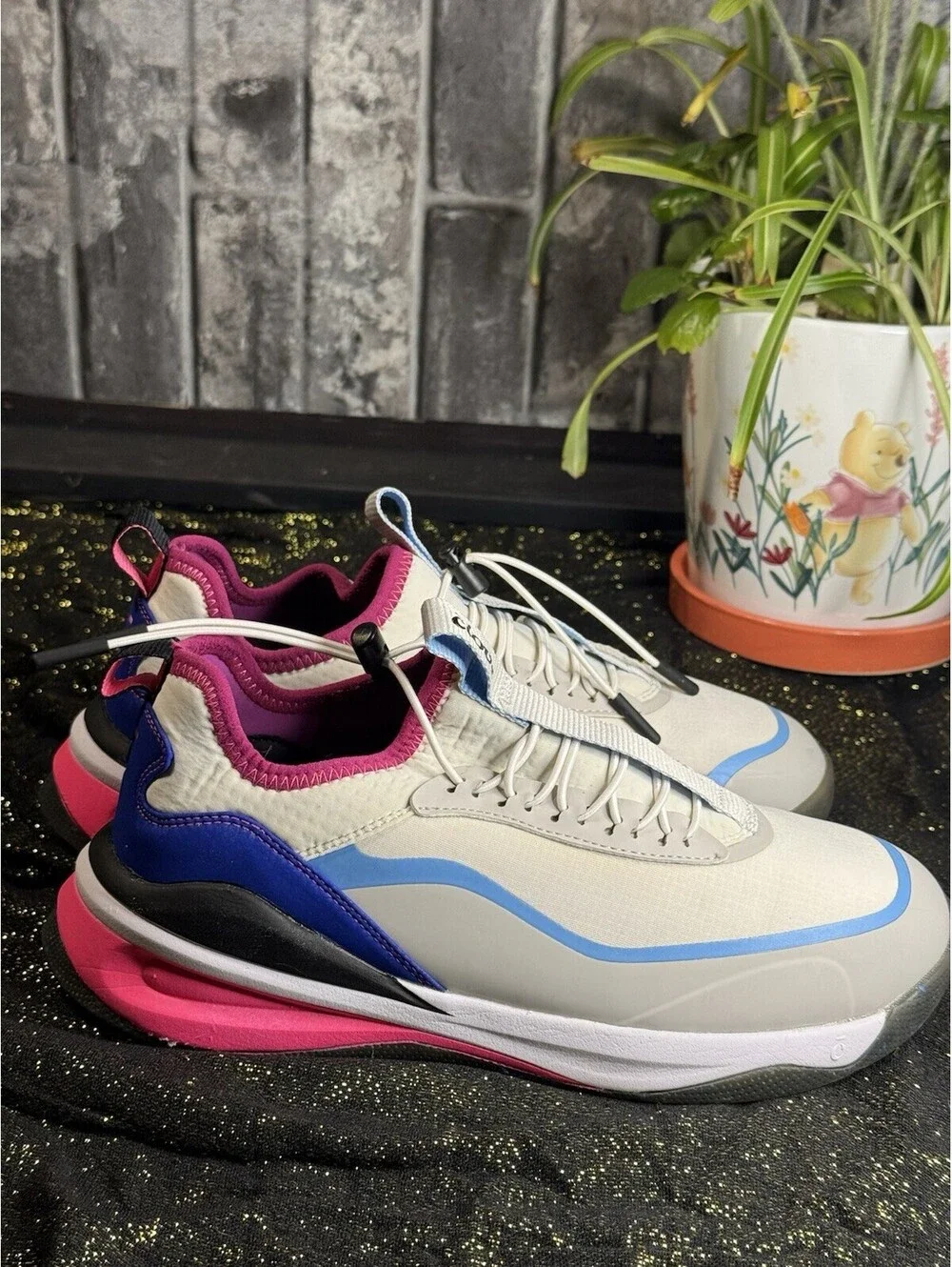 Clove Unisex White/Blue/Pink/Gray Colorblock Low Top Lace-Up Athletic Sneakers